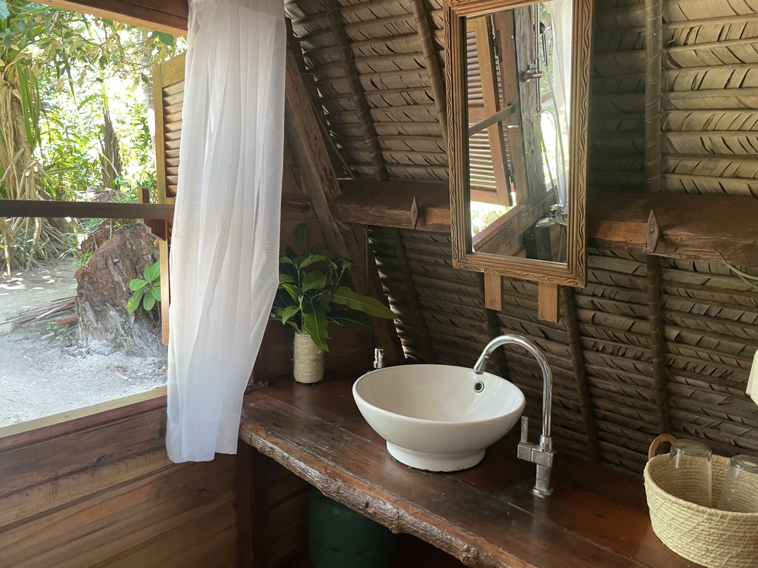 La salle de bain du bungalow confort d'Aurora Lodges