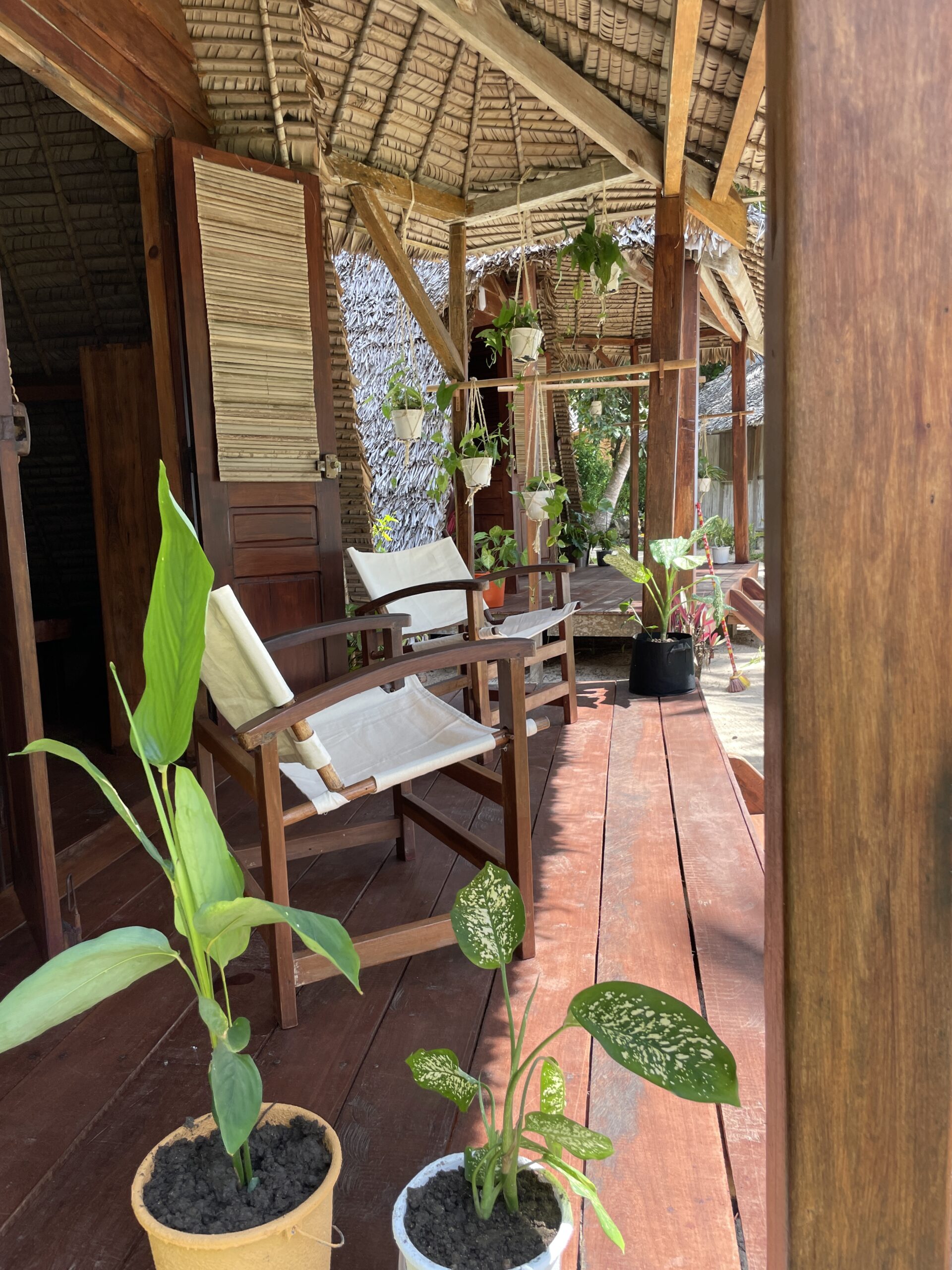 La terrasse du bungalow confort de l'Aurora Lodge