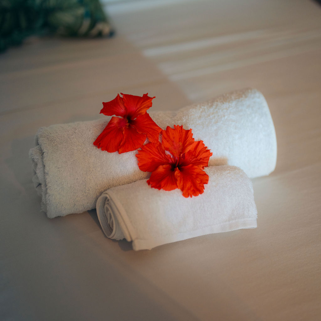 Bed decorations in Comfort bungalow at Aurora Lodge